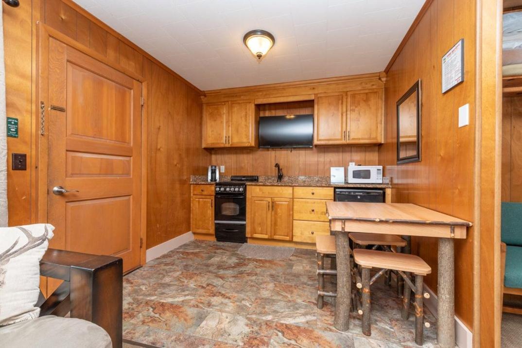 לייק ג'ורג' Shore Meadows Lodge Llc מראה חיצוני תמונה